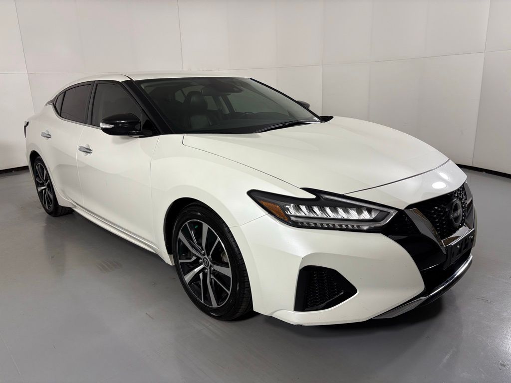 2023 Nissan Maxima SV photo 2