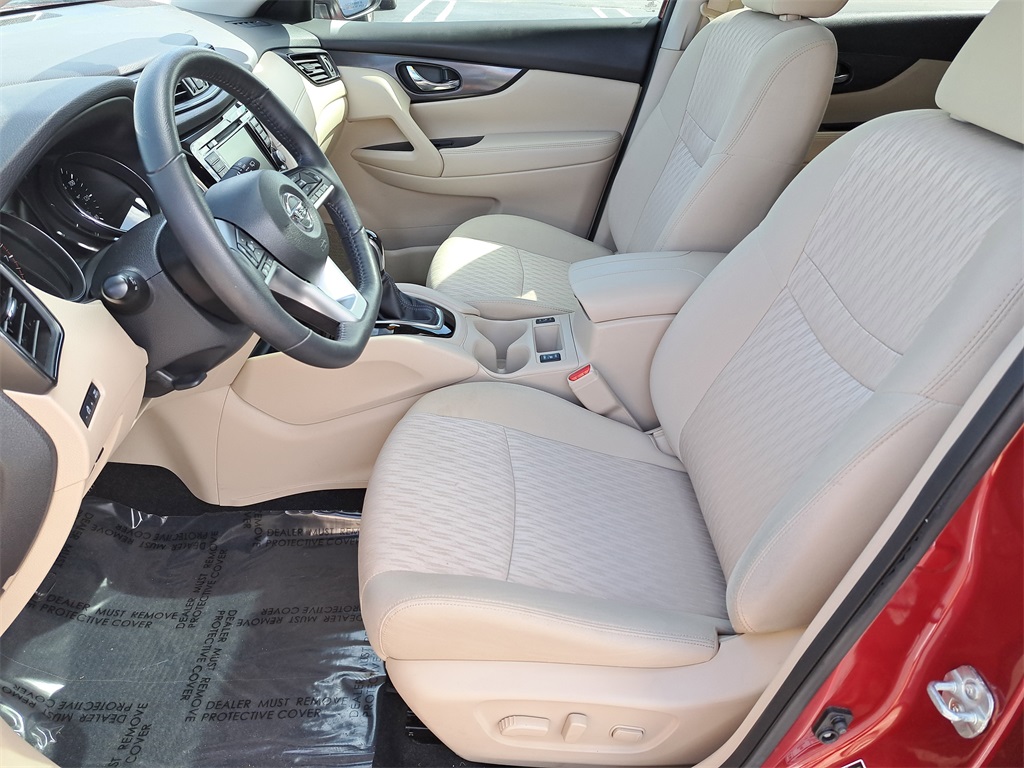 2018 Nissan Rogue SV photo 17