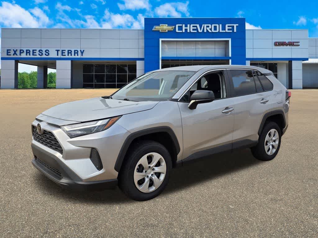 2024 Toyota RAV4 LE photo 2