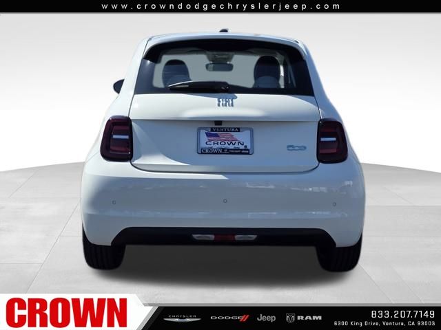 2025 Fiat 500e La Prima photo 6