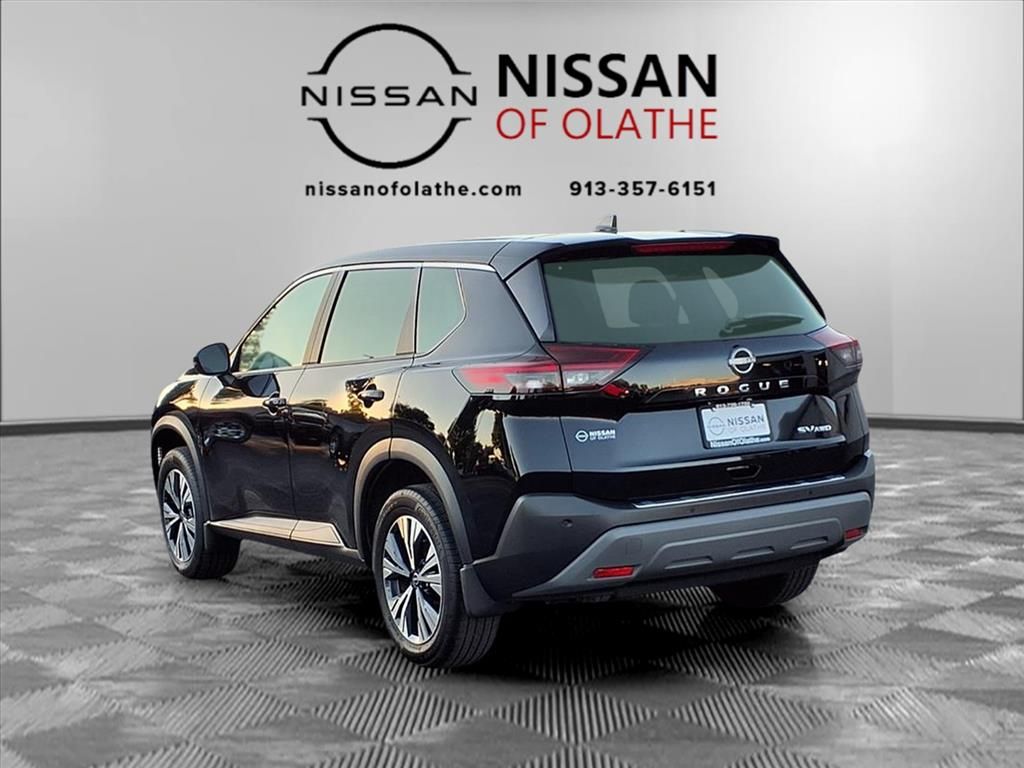 2022 Nissan Rogue SV photo 3
