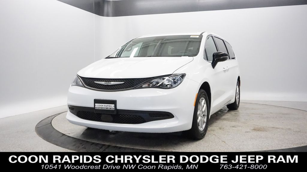 2026 Chrysler Voyager LX's photo