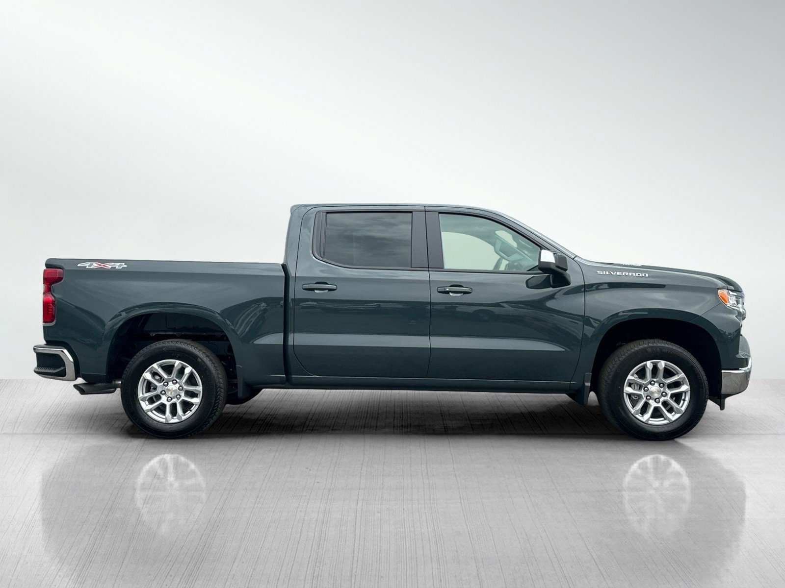 2025 Chevrolet Silverado 1500 LT photo 3