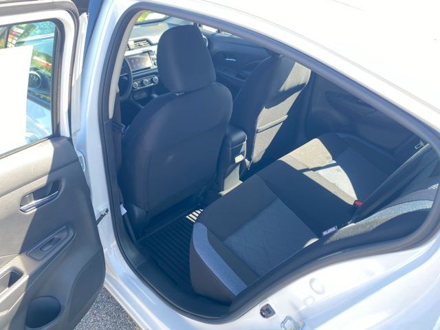 2025 Nissan Versa 1.6 SV photo 16