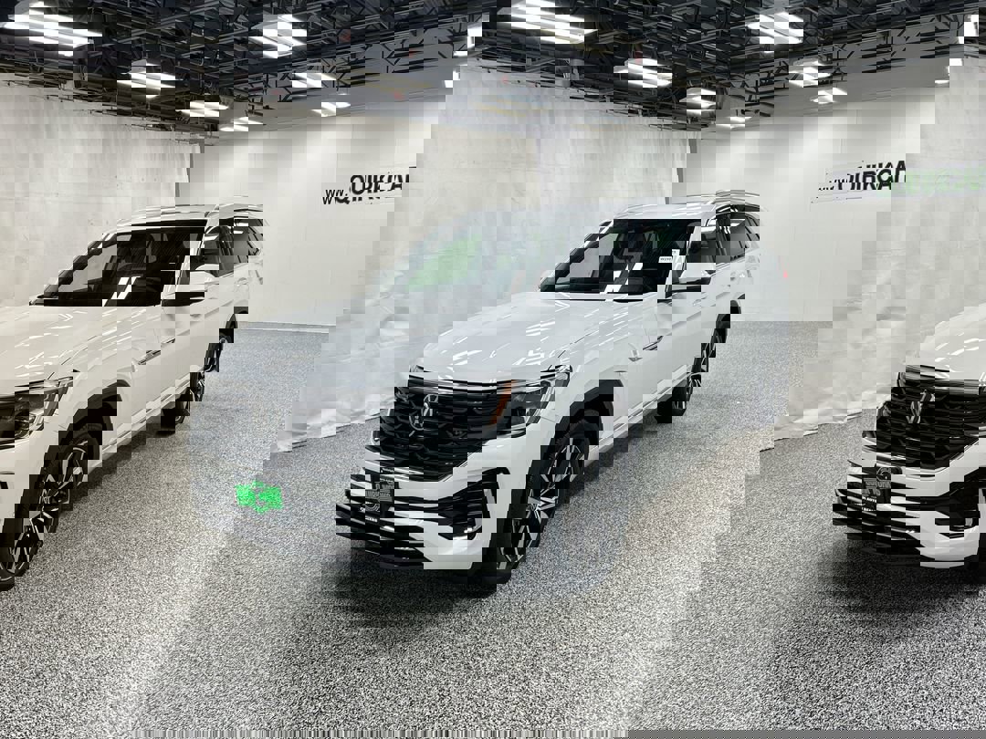 2026 Volkswagen Atlas Cross Sport SEL Premium R-Line photo 3