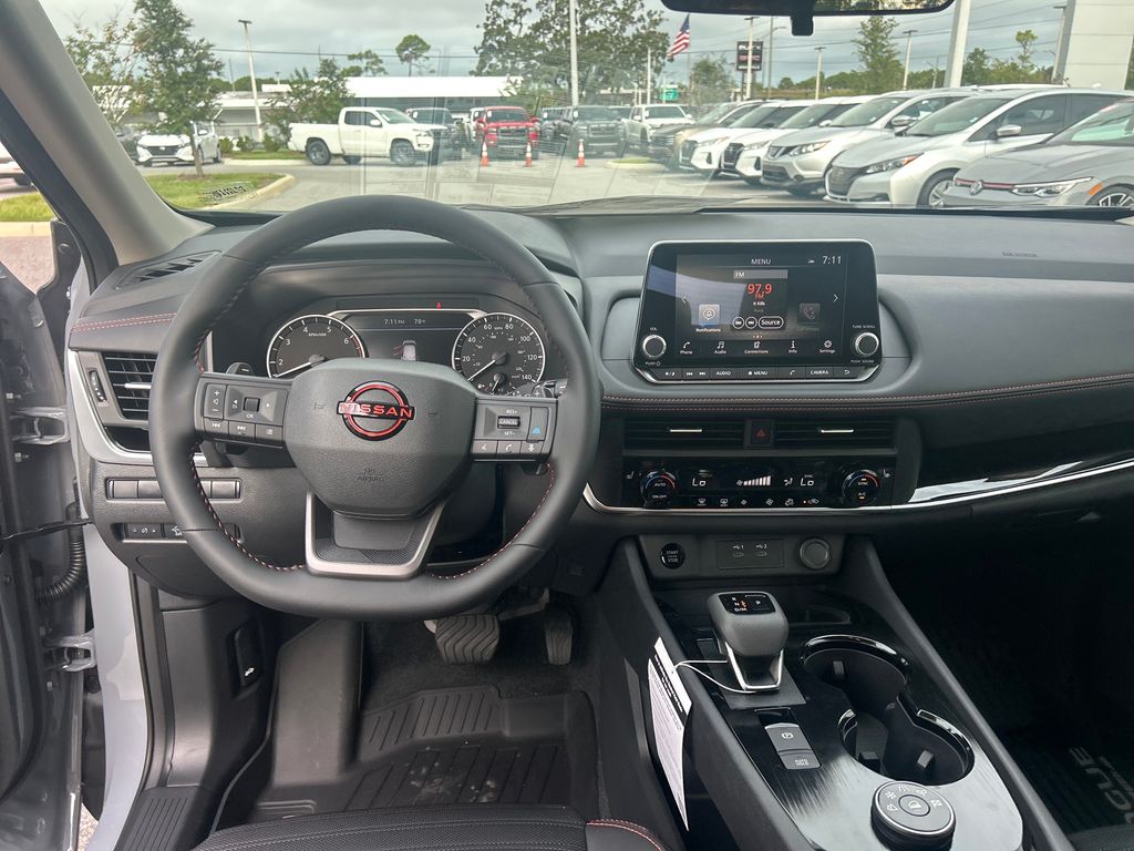 2026 Nissan Rogue SV photo 22