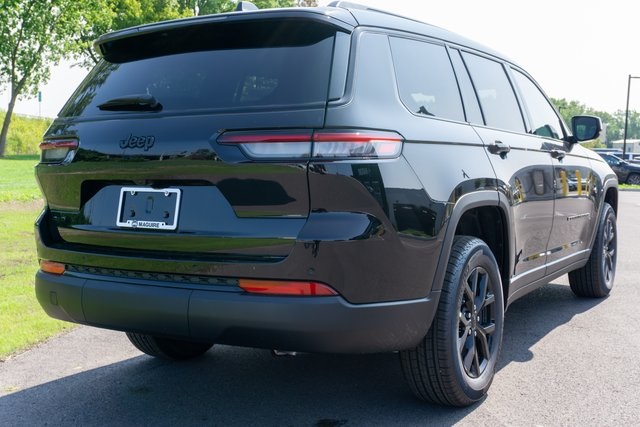 2025 Jeep Grand Cherokee Altitude X photo 4