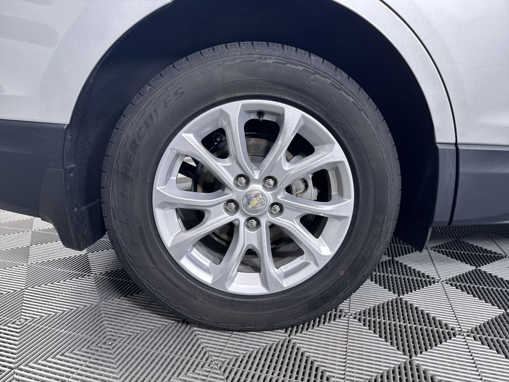 2018 Chevrolet Equinox LT photo 24