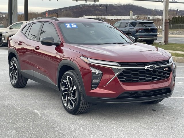 2025 Chevrolet Trax RS's photo