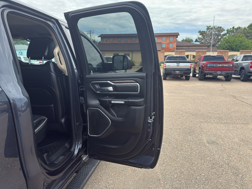 2019 Ram 1500 Laramie photo 14