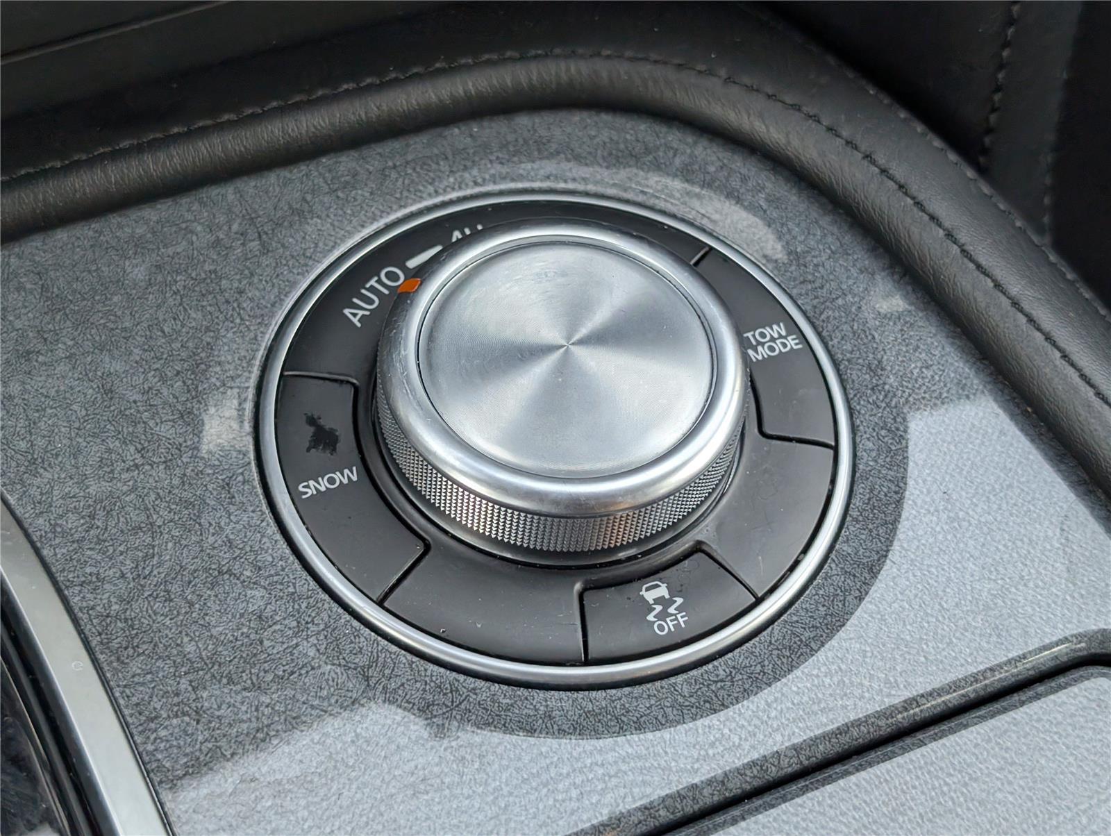 2022 Nissan Armada SL photo 21