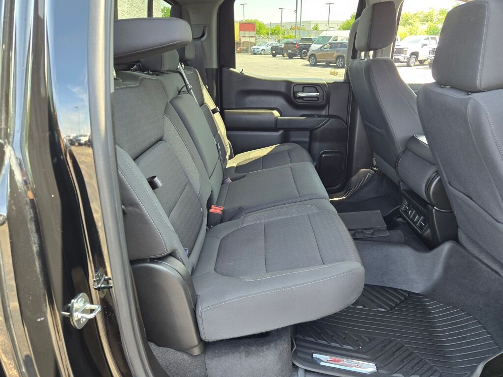 2022 Chevrolet Silverado 1500 LT photo 7