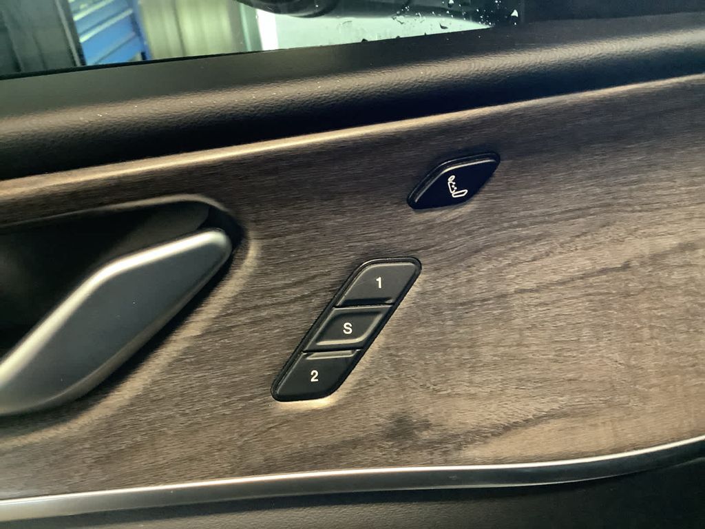 2022 Jeep Grand Cherokee Overland photo 16