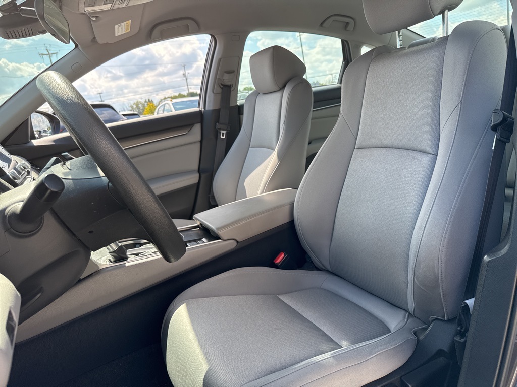 2018 Honda Accord LX photo 5