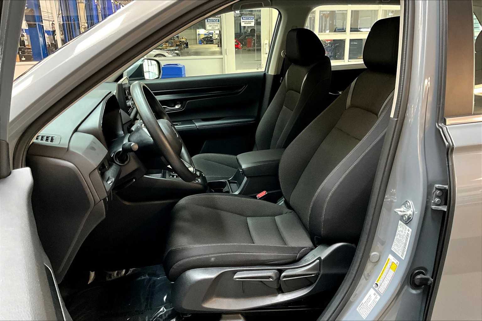 2024 Honda CR-V LX photo 7