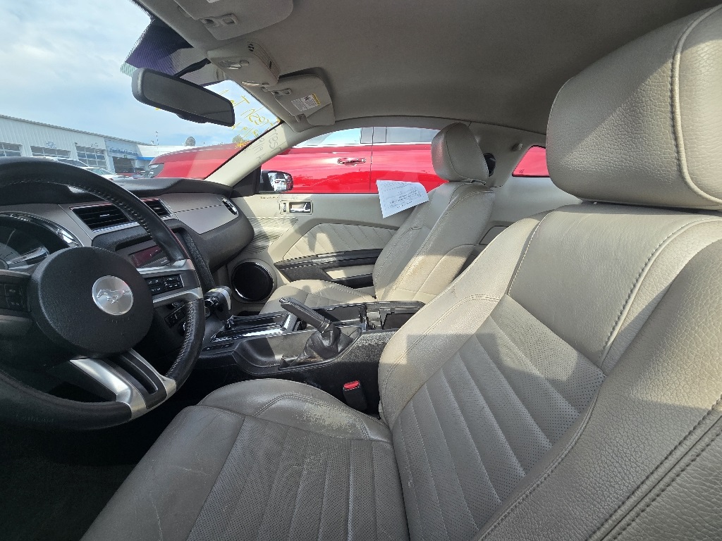2011 Ford Mustang GT Premium photo 3