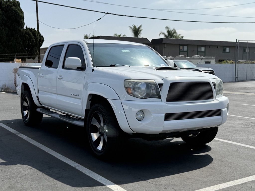 2011 Toyota Tacoma PreRunner photo 2