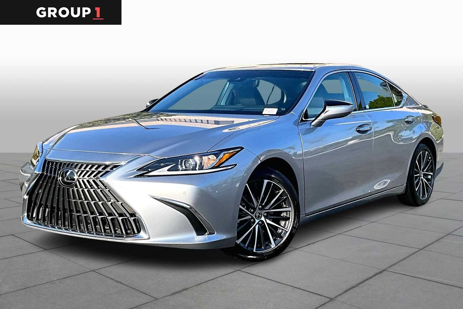 2025 Lexus ES Hybrid 300h's photo