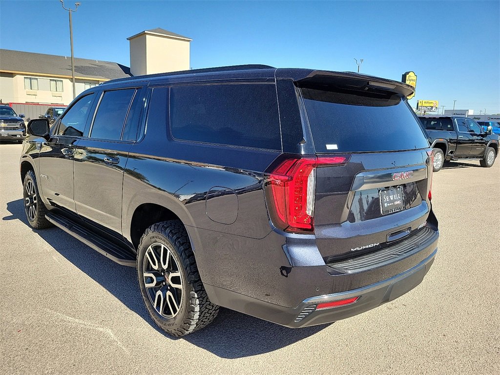 2023 Gmc Yukon XL AT4 photo 3
