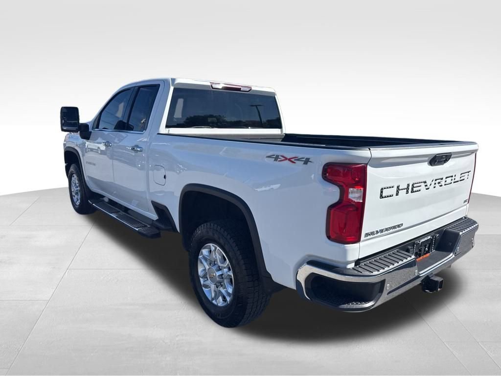 2022 Chevrolet Silverado 2500HD LTZ photo 3
