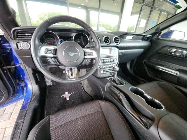2016 Ford Mustang V6 Convertible photo 13