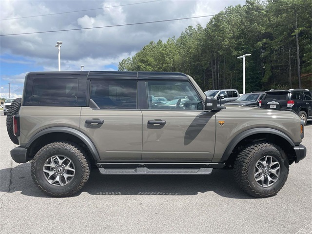 2025 Ford Bronco Badlands photo 2