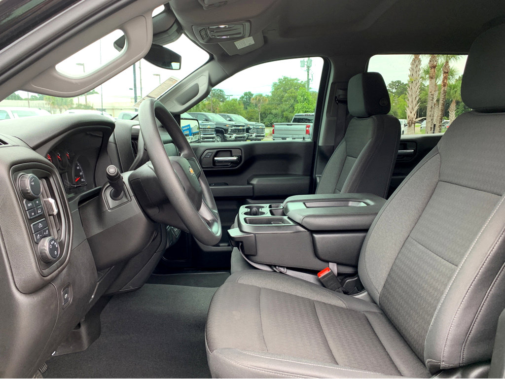 2024 Chevrolet Silverado 1500 Custom photo 13