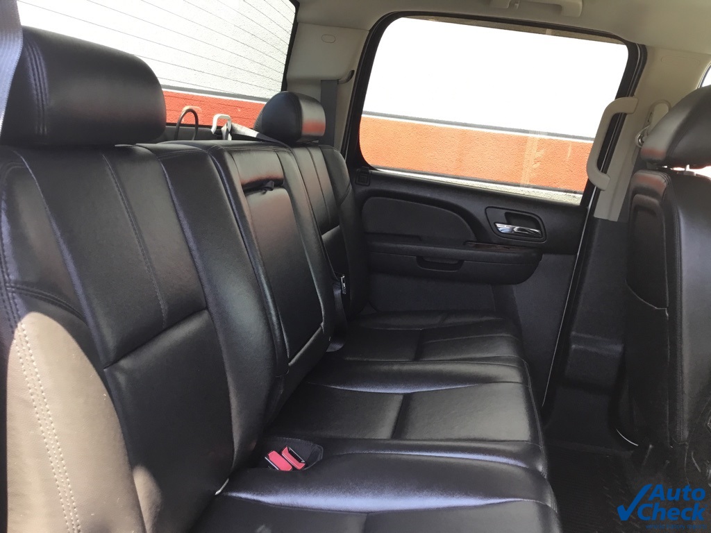 2011 Chevrolet Silverado 3500HD LTZ photo 27