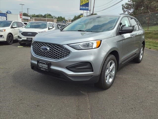 2024 Ford Edge SE photo 3