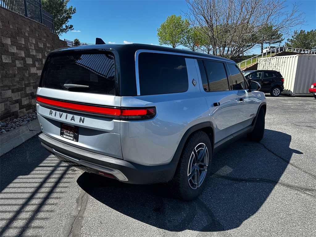 2025 Rivian R1S Adventure photo 7