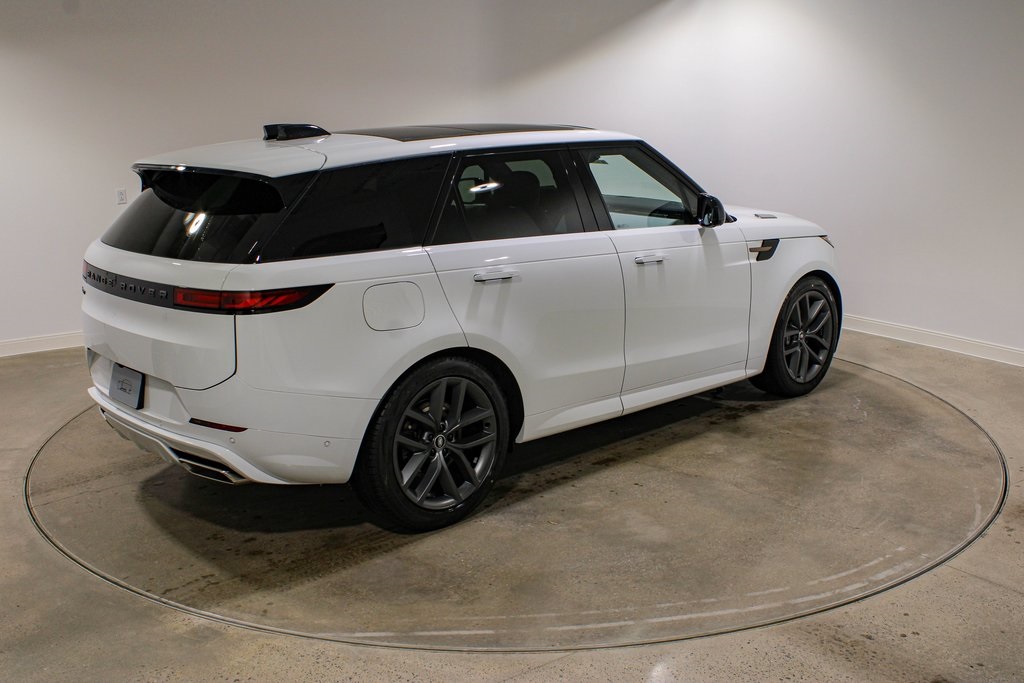 2025 Land Rover Range Rover Sport SE photo 5