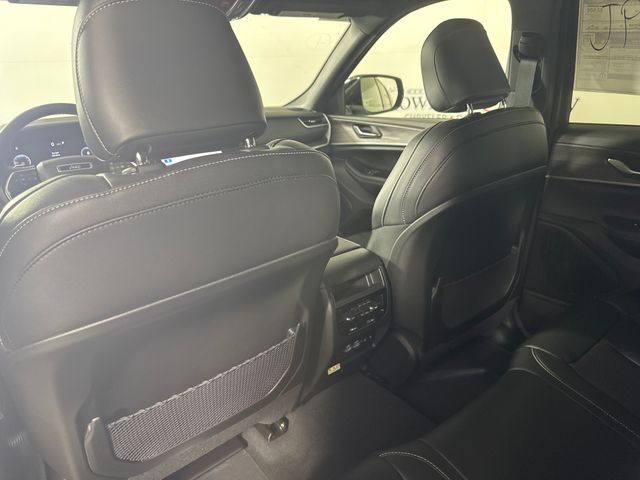 2025 Jeep Grand Cherokee Limited photo 22