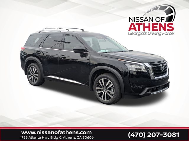 2025 Nissan Pathfinder Platinum's photo