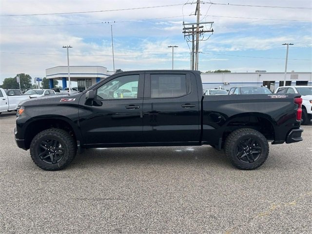 2026 Chevrolet Silverado 1500 Custom Trail Boss photo 2