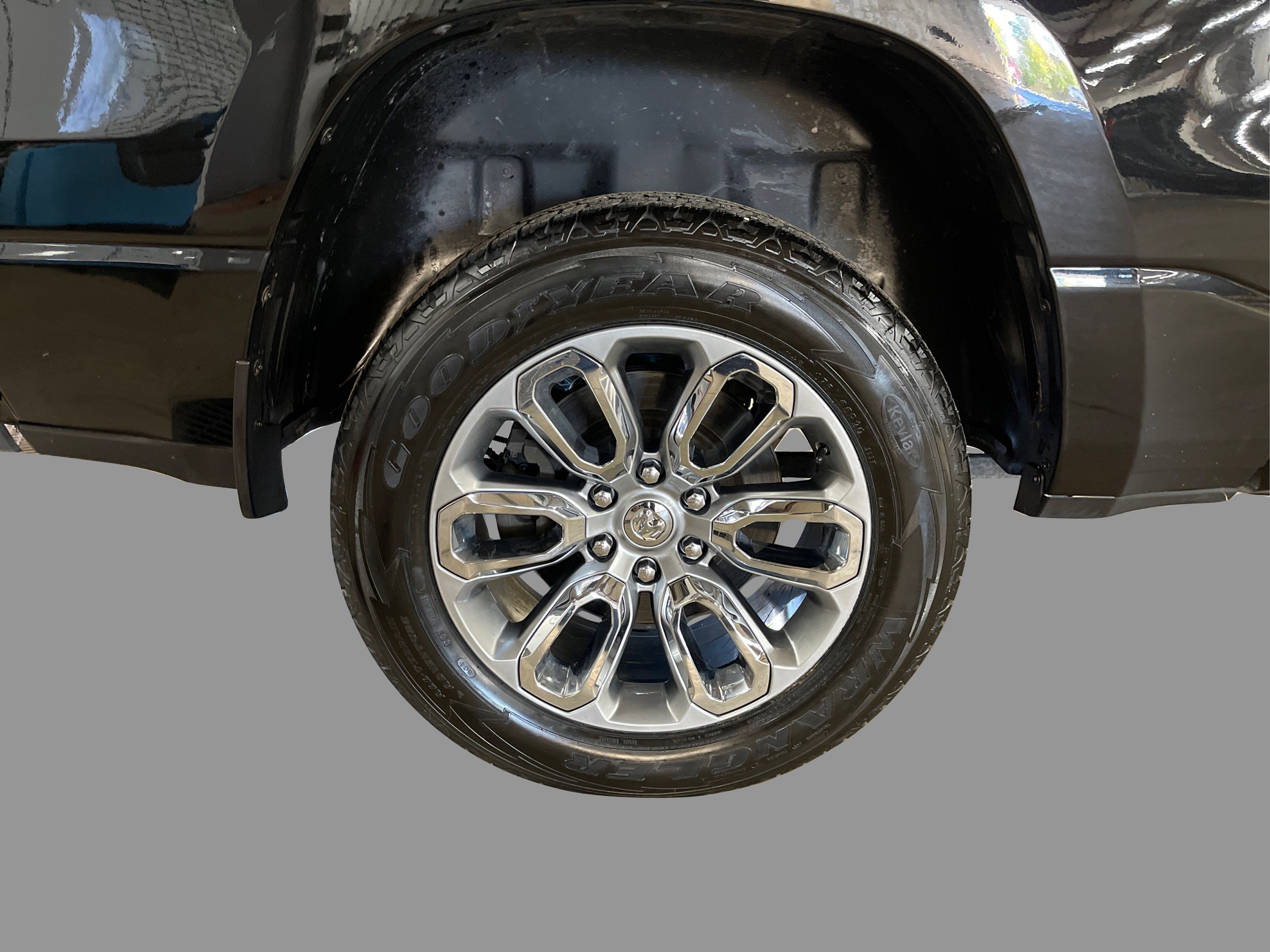 2023 Ram 1500 Laramie photo 11