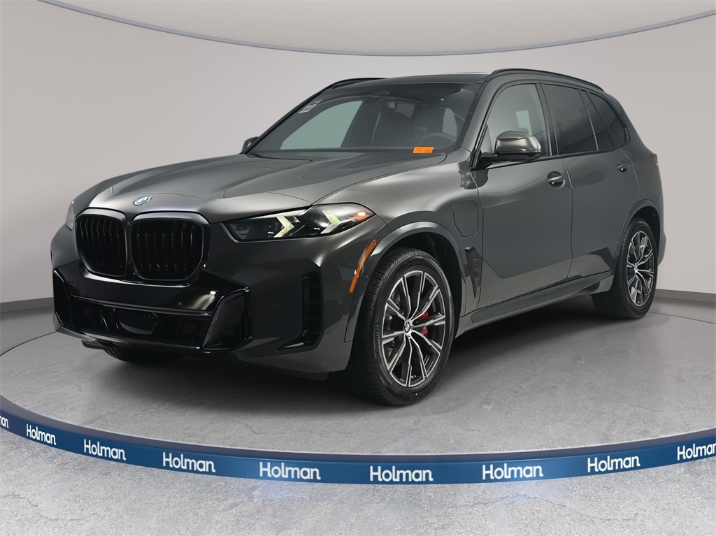 2026 BMW X5 50e's photo