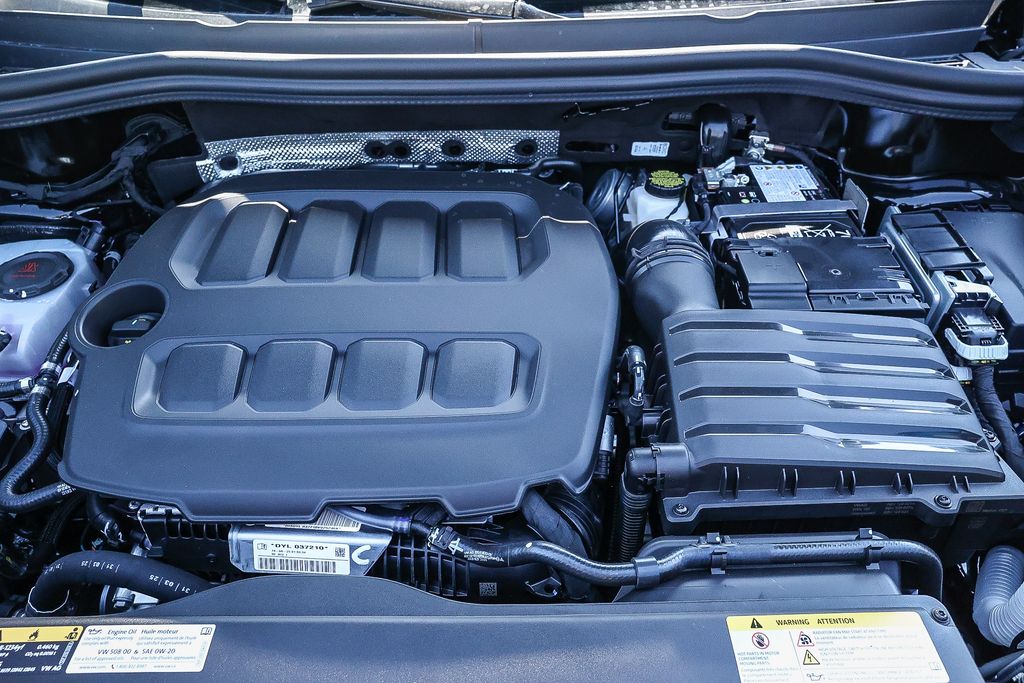 2025 Volkswagen Tiguan SE photo 3