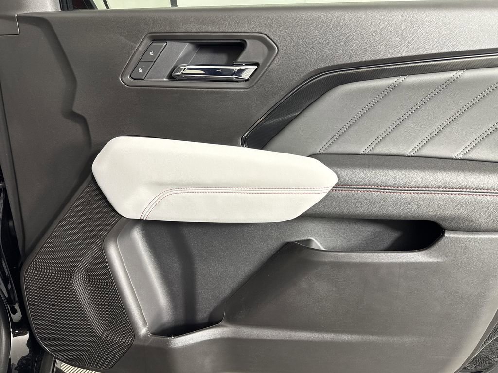2025 Gmc Canyon AT4X photo 11