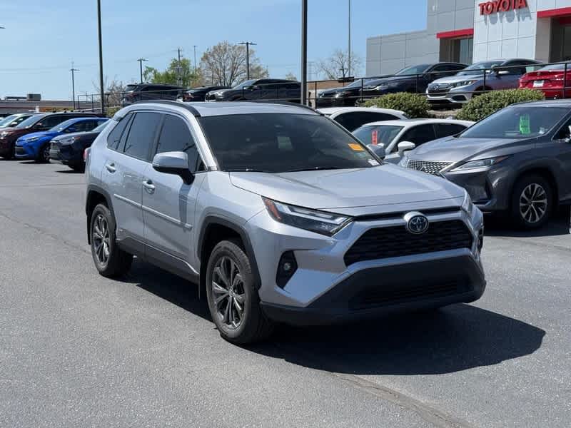 2023 Toyota RAV4 XLE Premium's photo