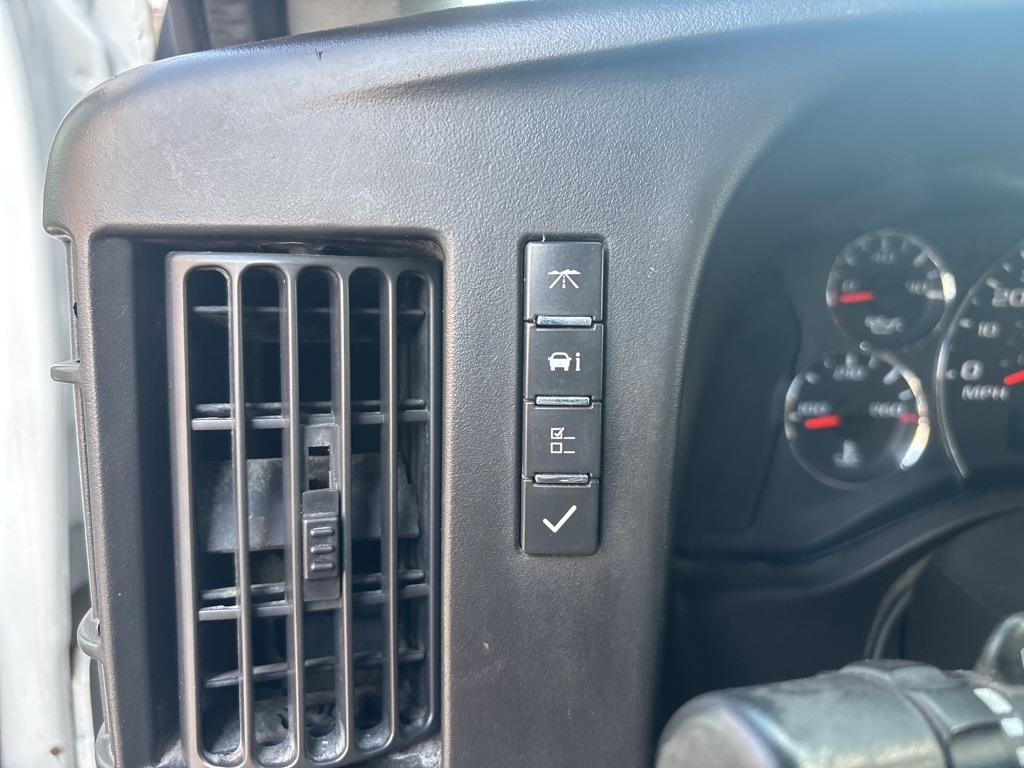 2016 Chevrolet Express 3500 Passenger Van photo 24