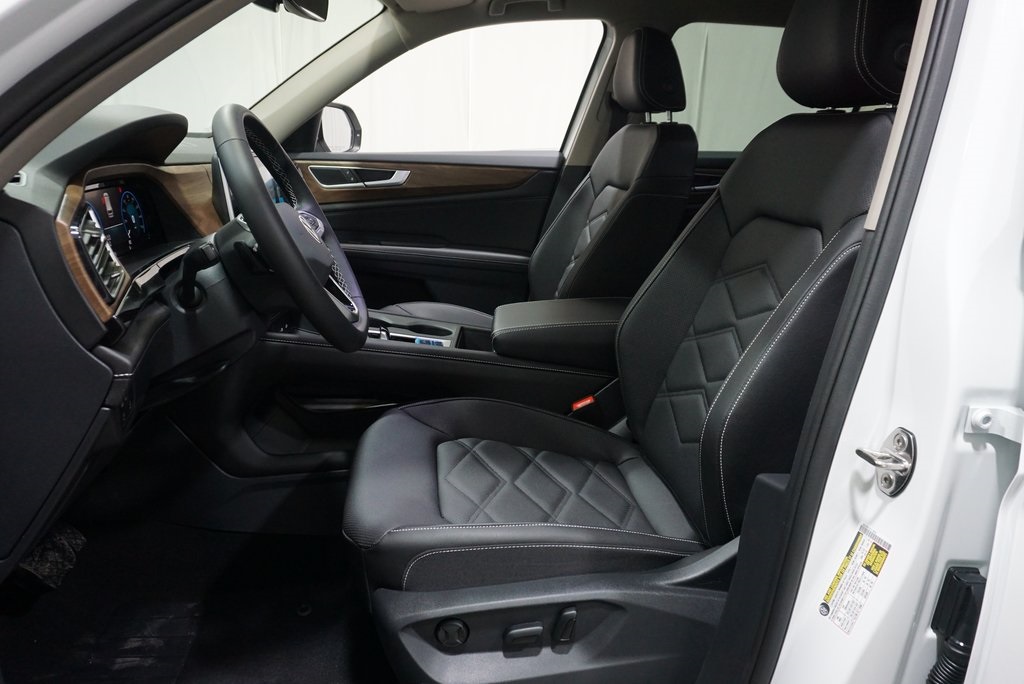 2025 Volkswagen Atlas SE photo 13