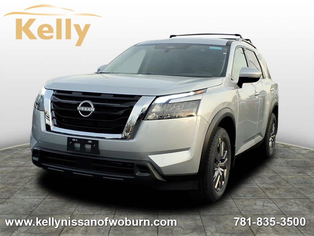 2025 Nissan Pathfinder SV's photo