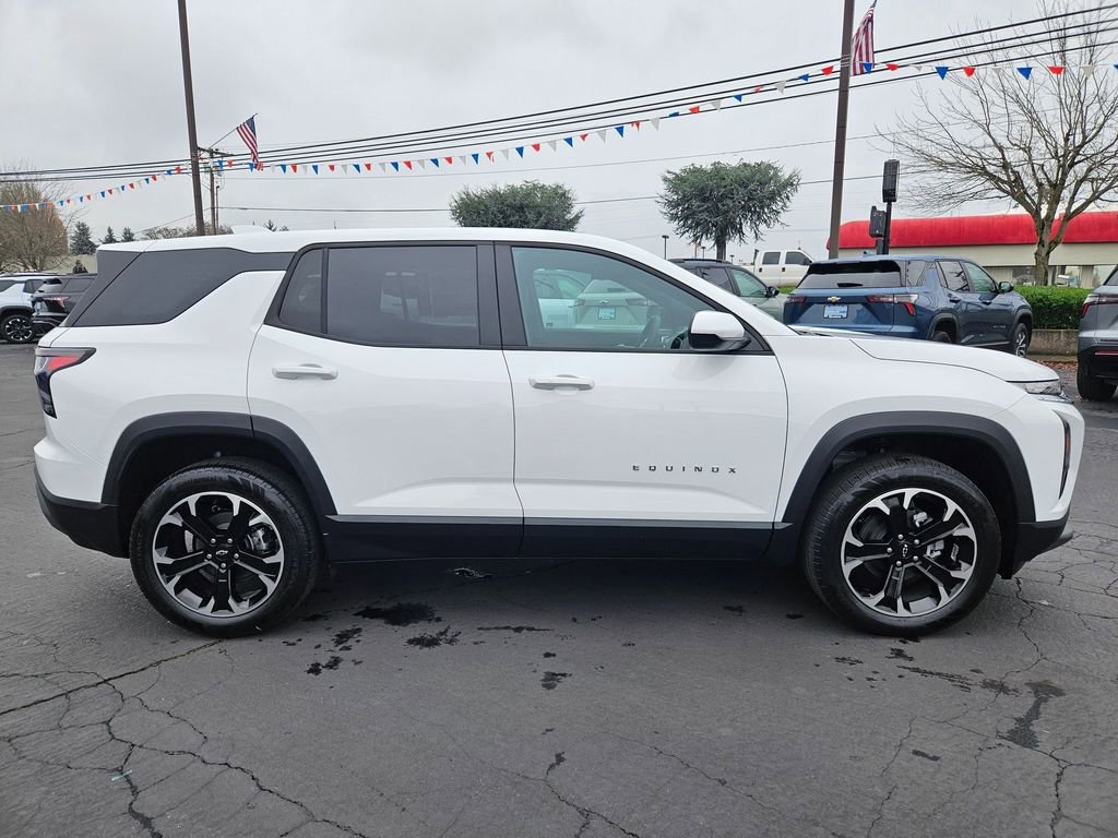 2026 Chevrolet Equinox LT photo 4