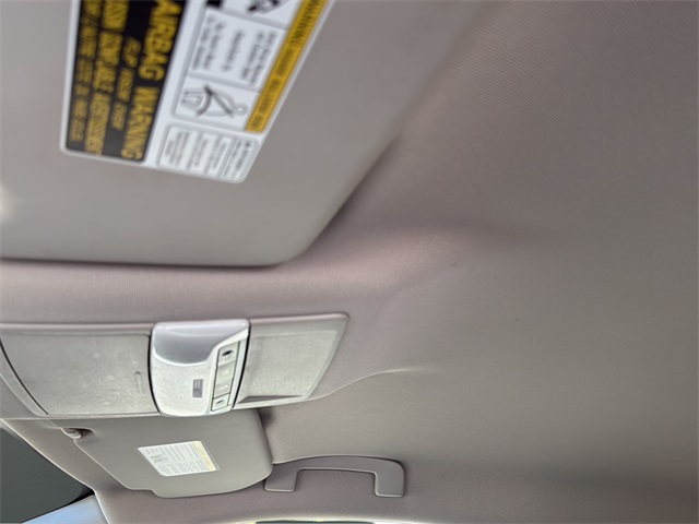 2023 Nissan Rogue S photo 14
