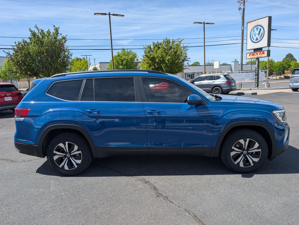2025 Volkswagen Atlas SE photo 4