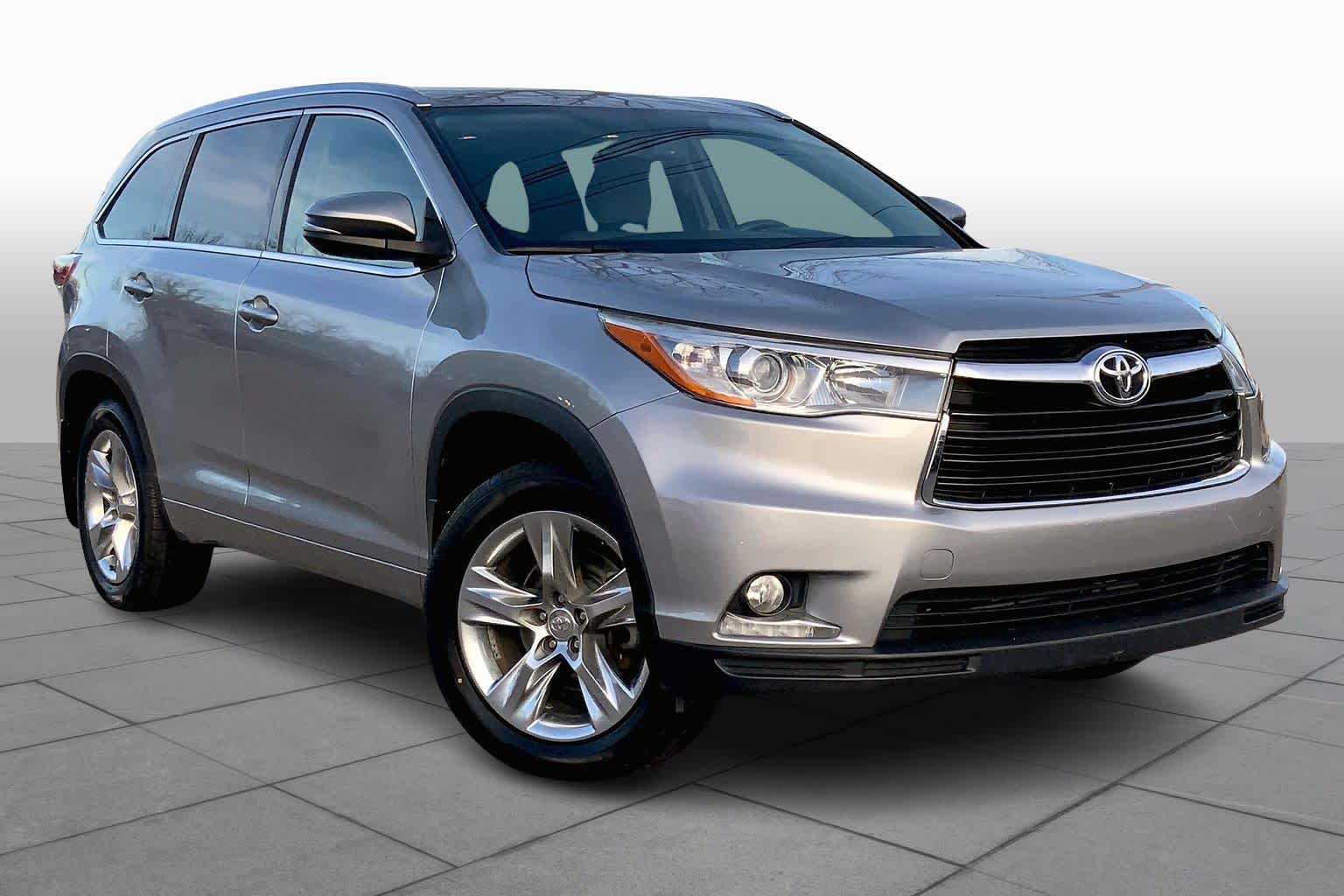 Used 2015 Toyota Highlander Limited with VIN 5TDDKRFH5FS111307 for sale in Kansas City