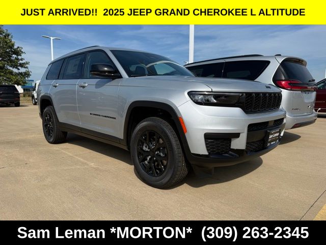 2025 Jeep Grand Cherokee L Altitude's photo
