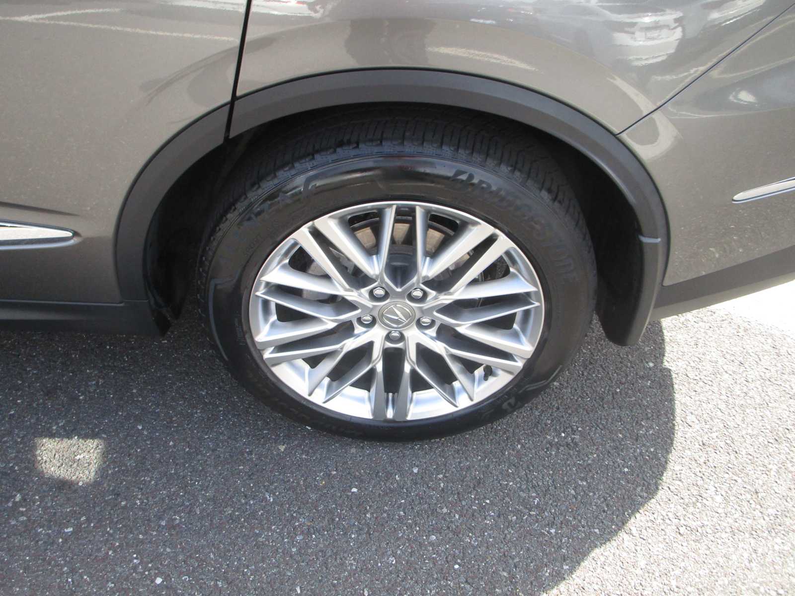 2023 Acura MDX SH-AWD Advance photo 8