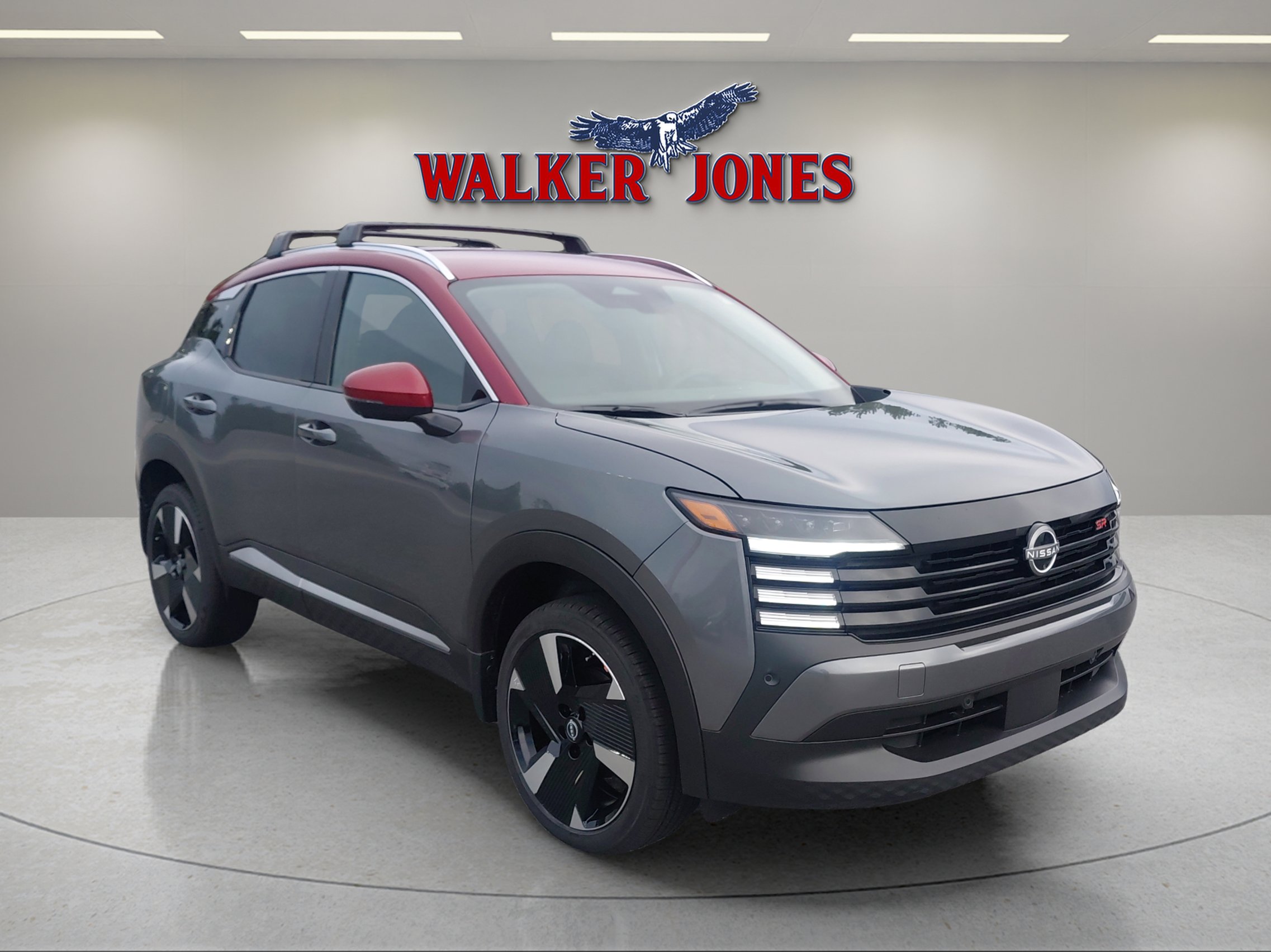 2026 Nissan Kicks SR photo 2