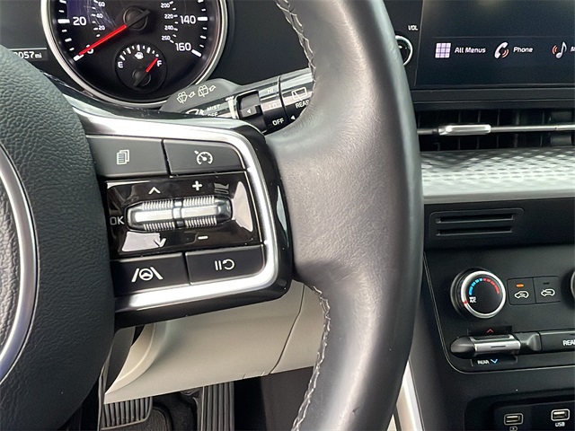 2024 Kia Carnival LX photo 22